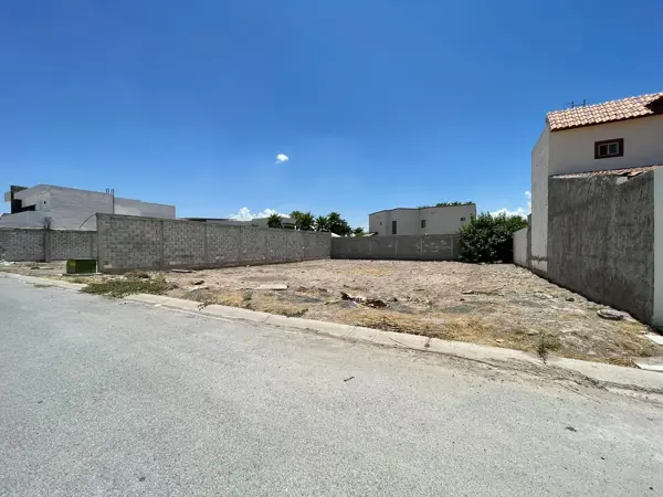 Terreno en venta en Hacienda del Rosario, Torreón — foto 2 de 3