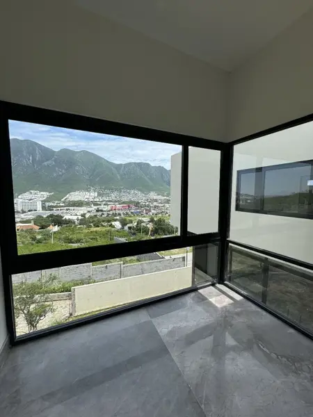 Casa en venta en Loma Bonita, Monterrey — foto 2 de 17