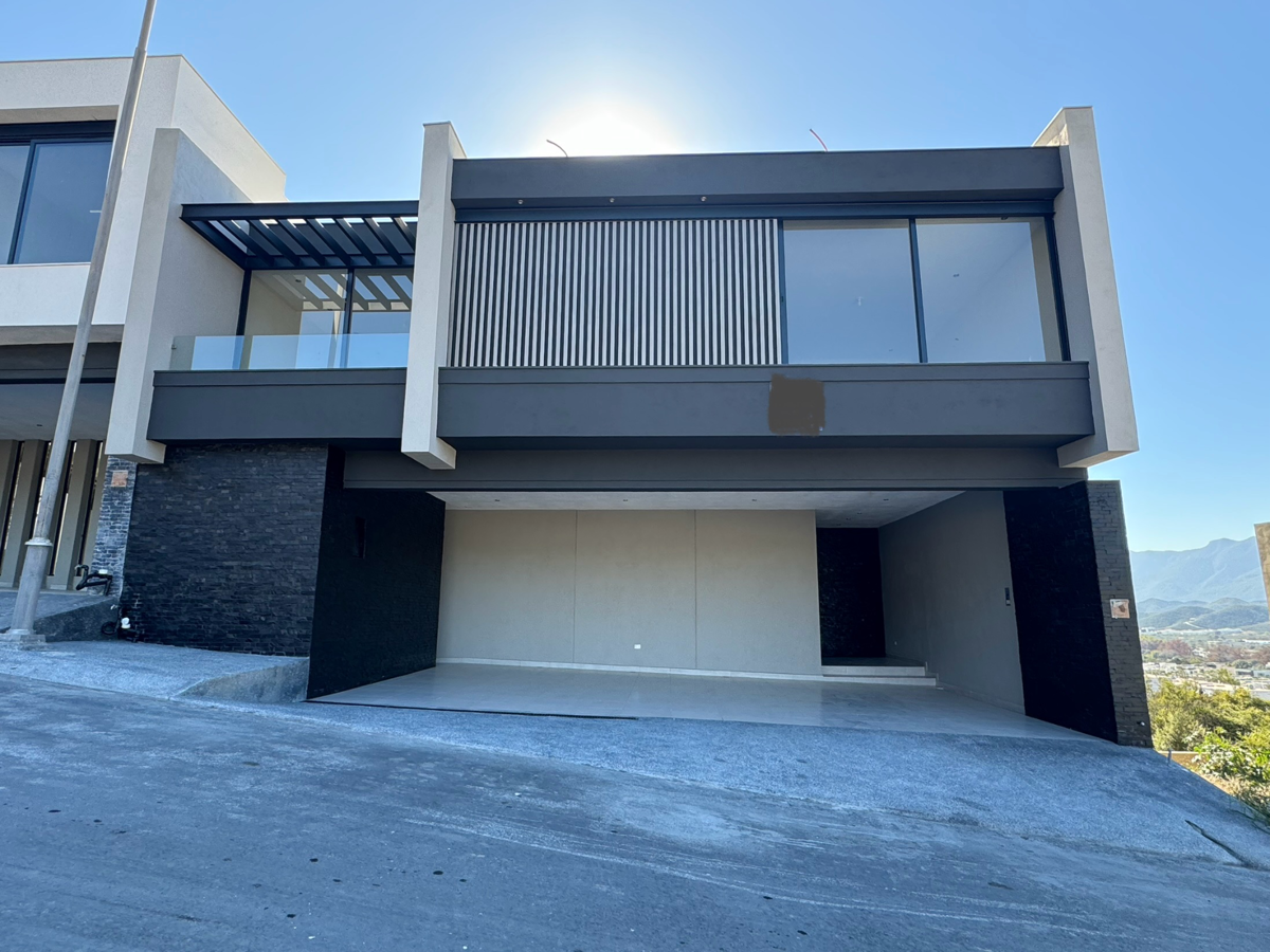Casa en venta en Castaños del Vergel, Monterrey — foto 1 de 18