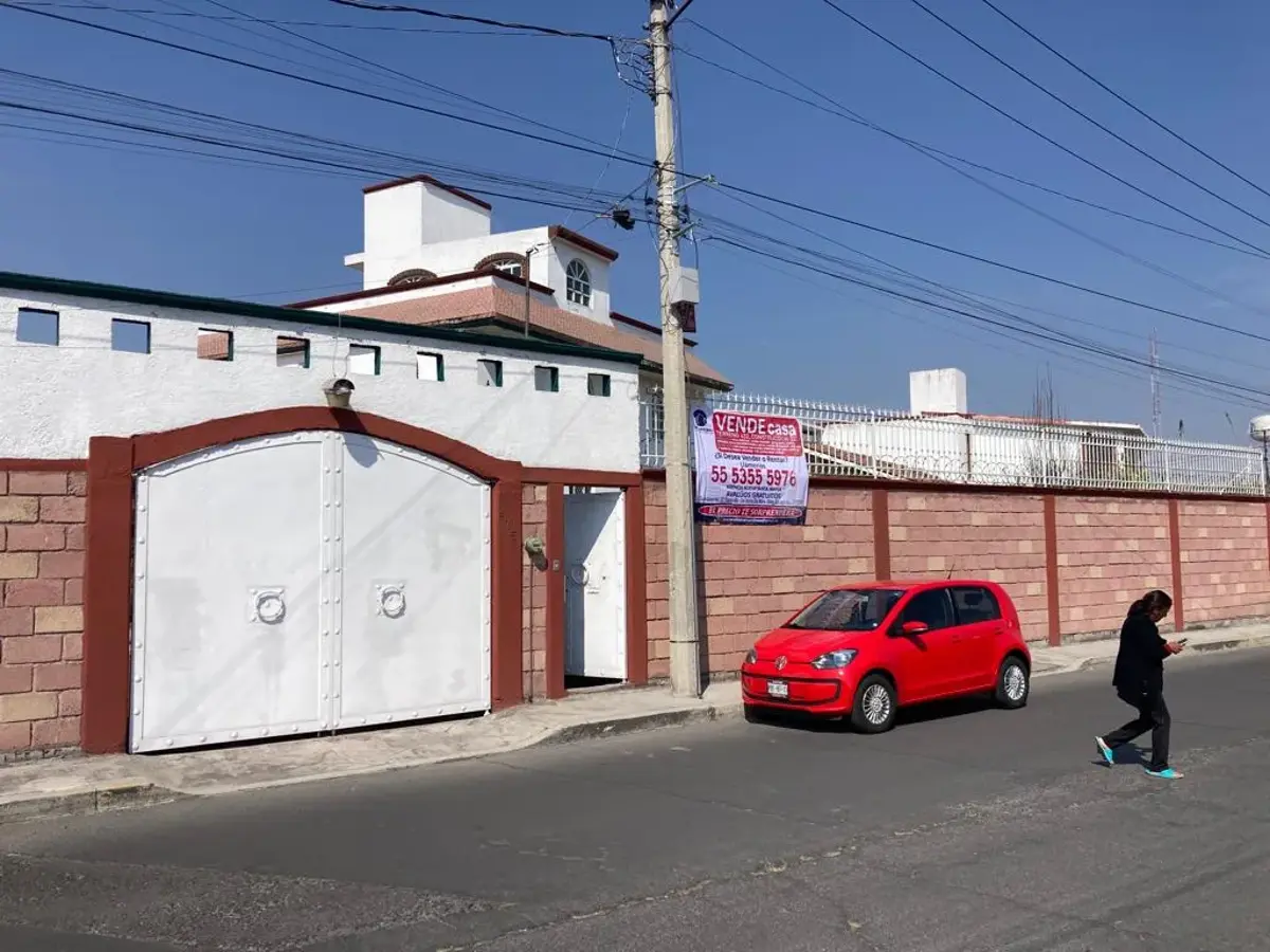 Casa en renta en Bellavista, Metepec — foto 1 de 24