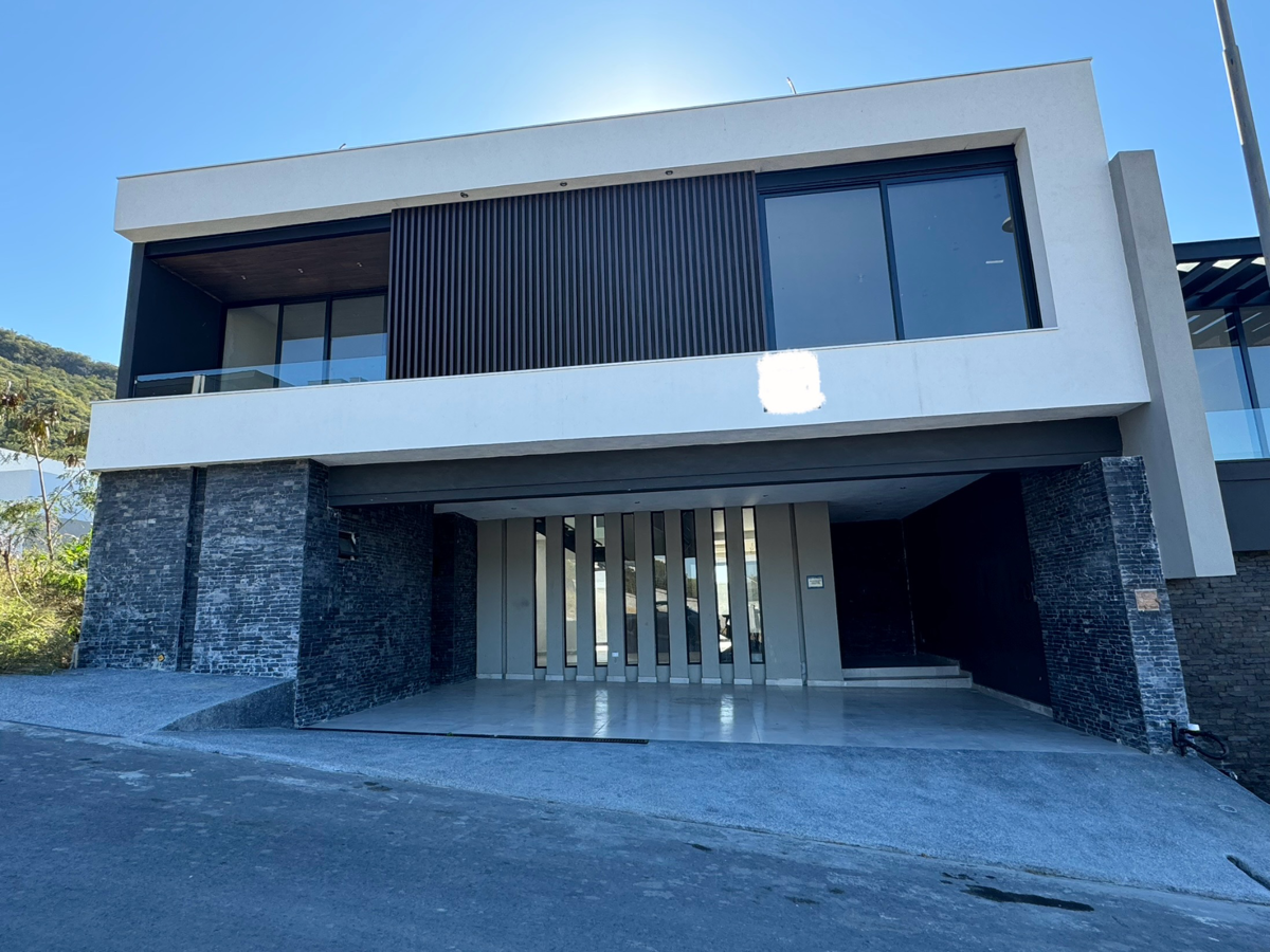 Casa en venta en Castaños del Vergel, Monterrey — foto 1 de 16