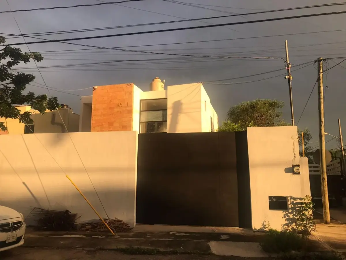 Casa en venta en Leandro Valle, Mérida — foto 1 de 11