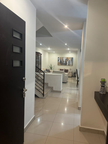 Casa en venta en La Rioja Privada Residencial, Monterrey — foto 3 de 21