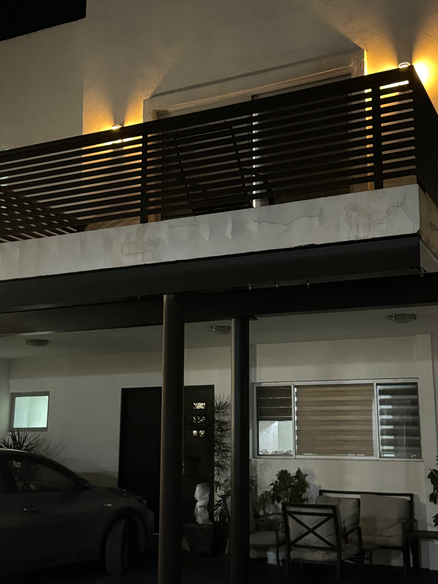 Casa en venta en La Rioja Privada Residencial, Monterrey — foto 1 de 21
