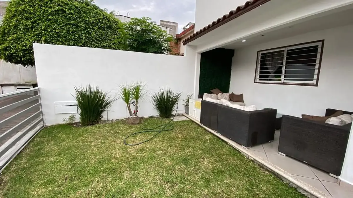 Casa en venta en Recursos Hidráulicos, Cuernavaca — foto 1 de 15