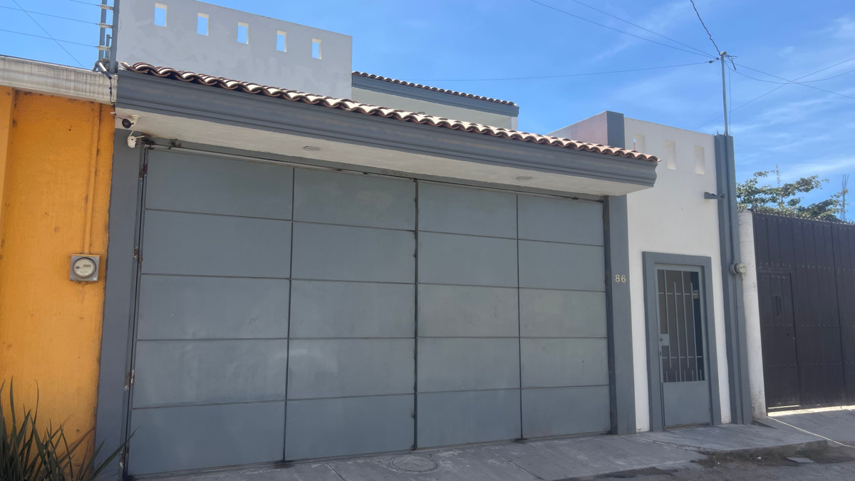 Casa en venta en Santa Cruz del Valle, Tlajomulco de Zúñiga — foto 1 de 52