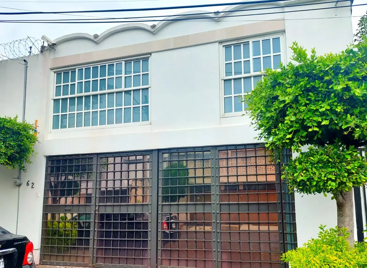 Casa en venta en Jardines de Santa Monica, Tlalnepantla de Baz — foto 1 de 44