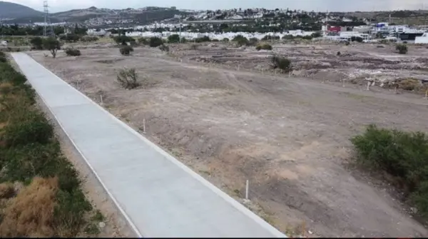 Terreno en venta en Los Olvera, Corregidora — foto 3 de 11