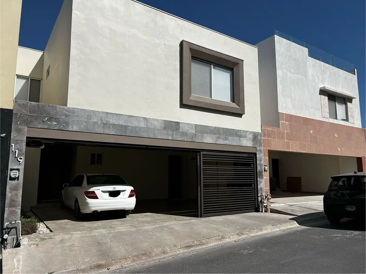 Casa en venta en Santoral, García — foto 1 de 13