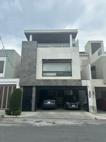 Casa en venta en Puerta de Hierro, Monterrey, Nuevo León