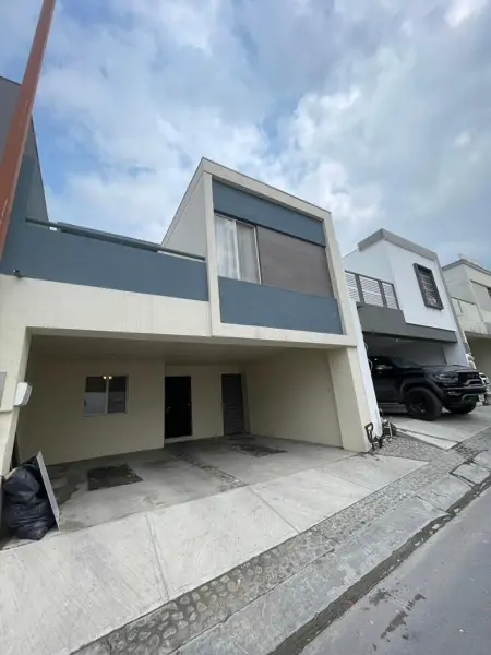 Casa en renta en Mitras Poniente, García, Nuevo León
