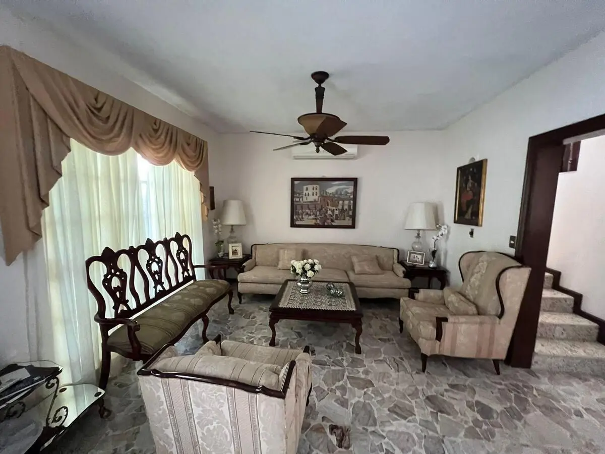 Casa en venta en Contry la Escondida, Guadalupe — foto 1 de 18