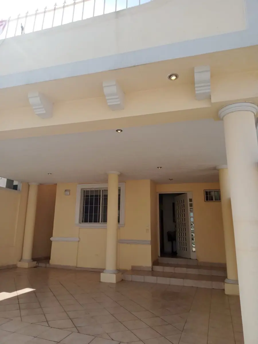 Casa en venta en Puerta de Hierro, Monterrey — foto 1 de 9