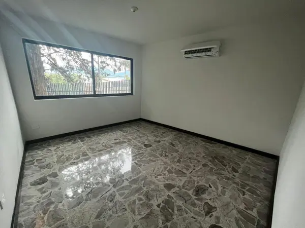Casa en venta en Contry la Silla, Guadalupe — foto 3 de 13