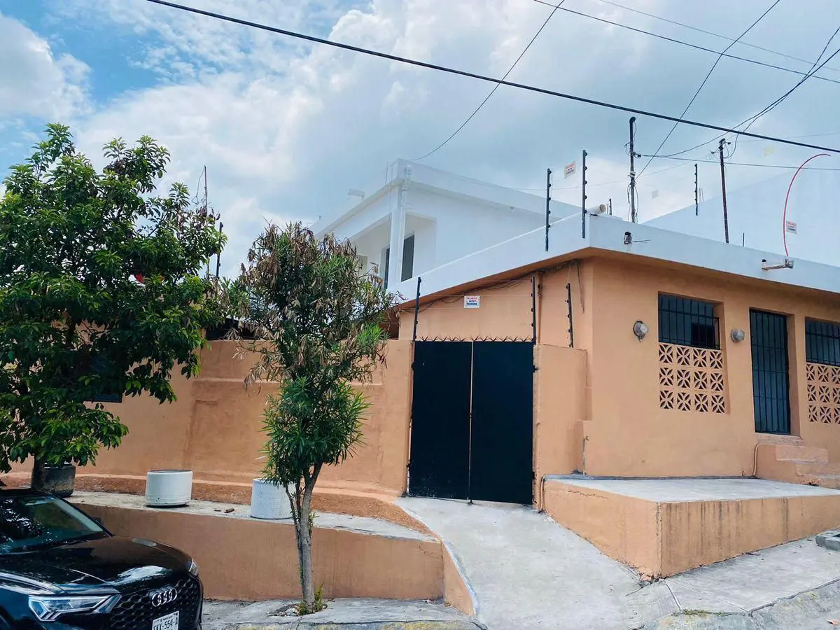 Casa en venta en Del Valle Oriente, San Pedro Garza García — foto 1 de 13