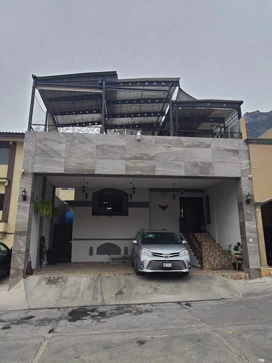Casa en venta en Las Cumbres, Monterrey — foto 1 de 11