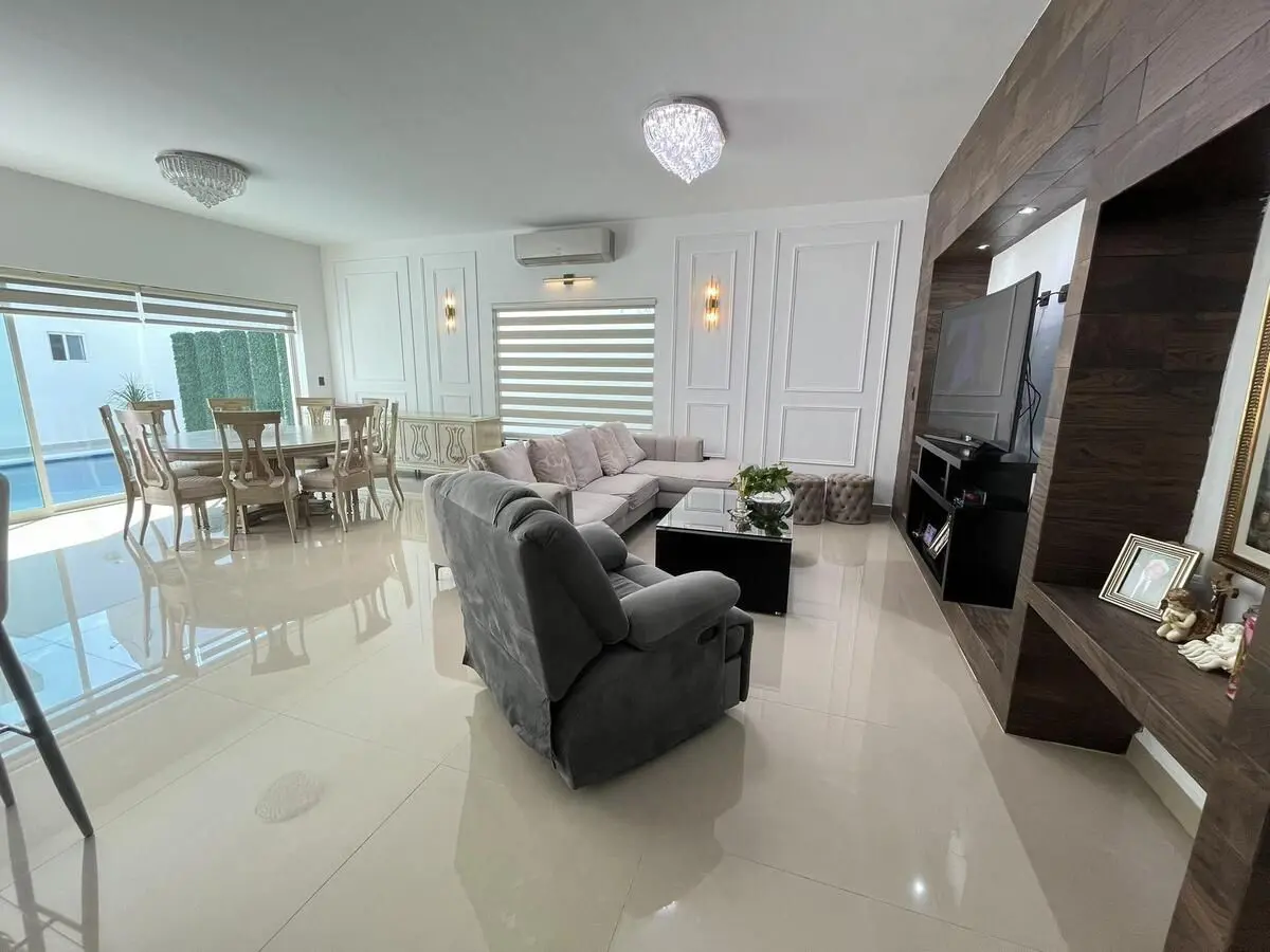 Casa en venta en La Estanzuela, Monterrey — foto 1 de 33