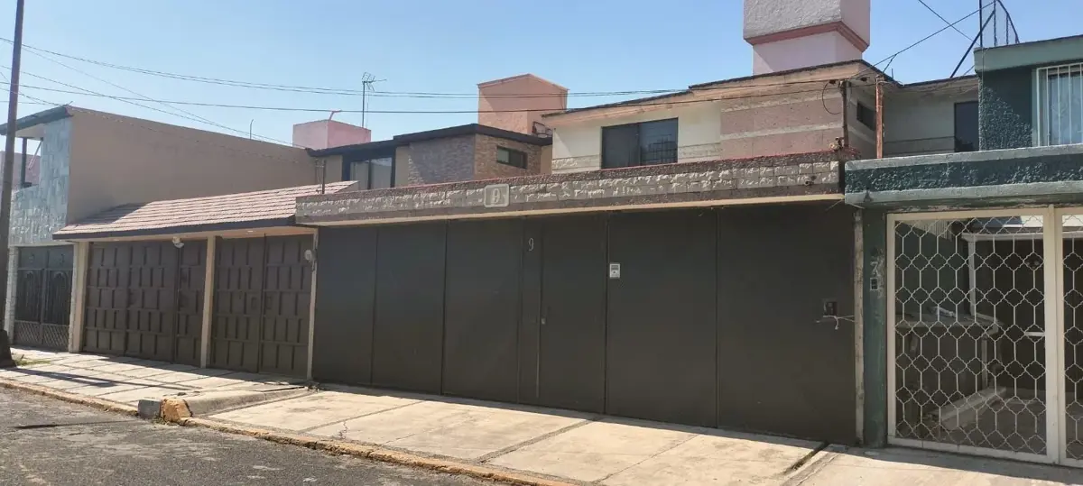 Casa en venta en Lomas Estrella, Iztapalapa — foto 1 de 23