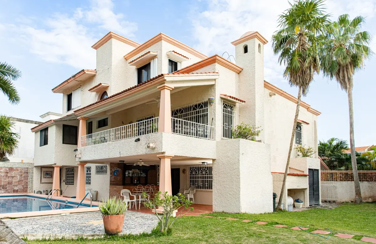 Casa en venta en Cancún Centro, Benito Juárez — foto 1 de 42