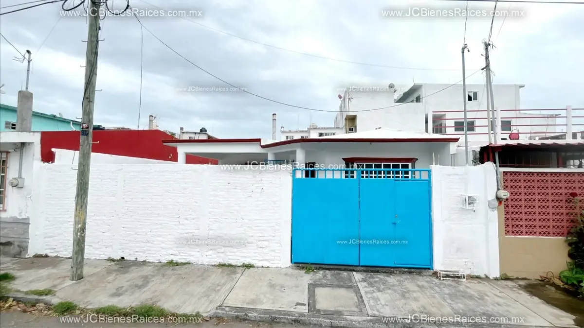 Casa en venta en Venustiano Carranza, Veracruz — foto 1 de 17