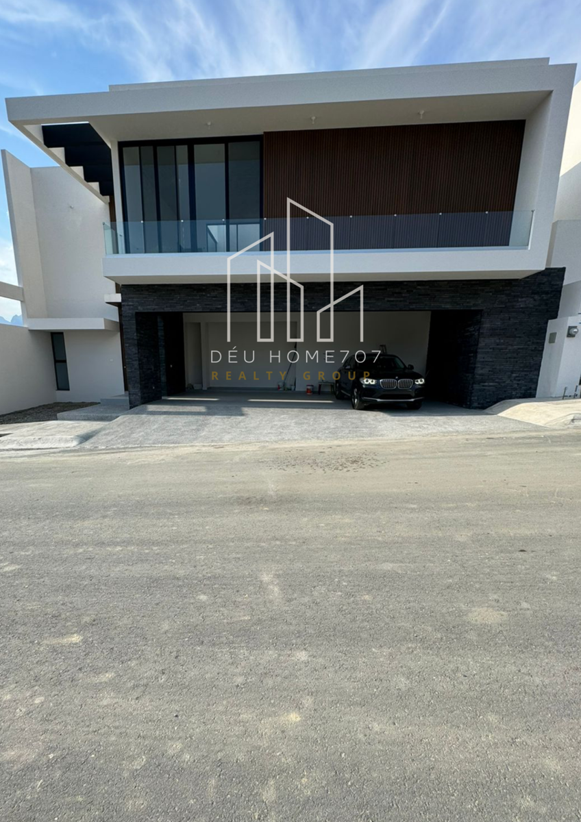 Casa en venta en Pedregal de la Montaña, Monterrey — foto 1 de 14