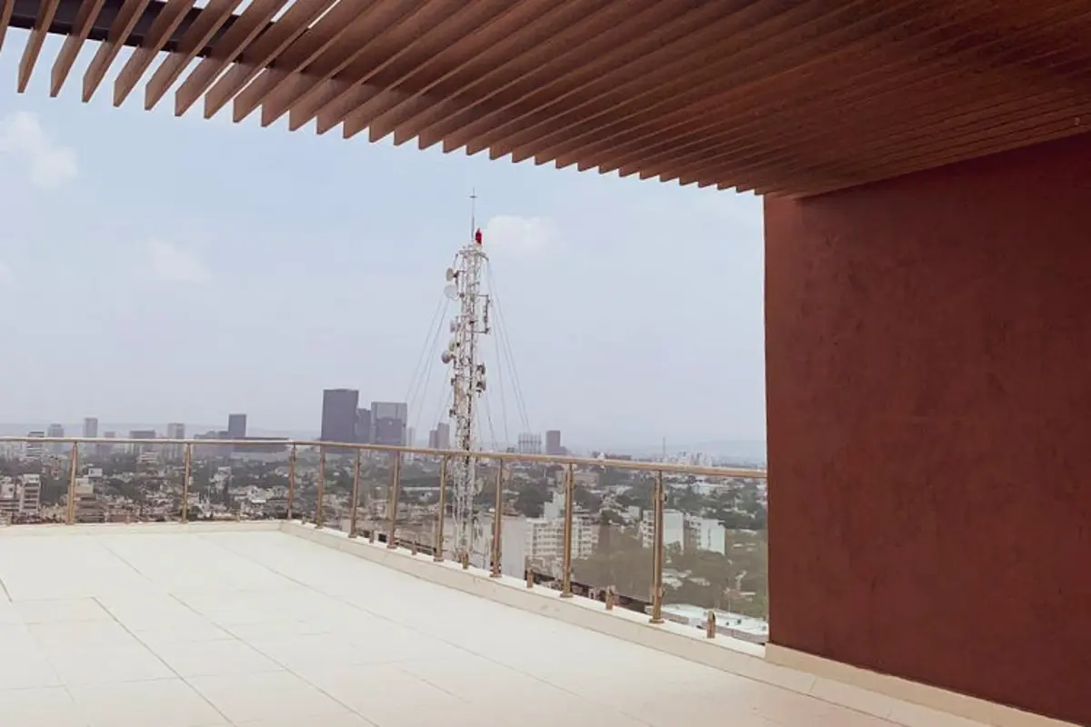 Vista principal de Penthouse en venta con un precio de OFERTA en Arcos de Vallarta, Guadalajara