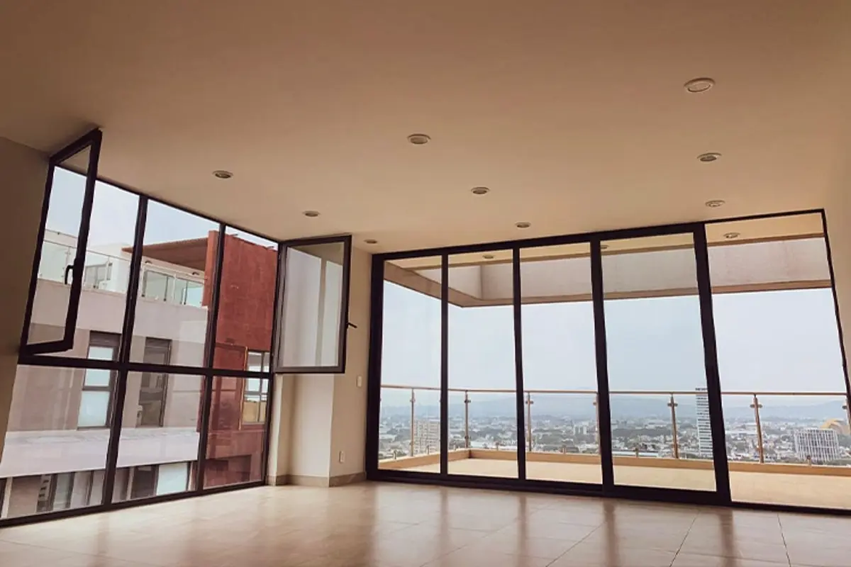 Vista 4 de Penthouse en venta con un precio de OFERTA en Arcos de Vallarta, Guadalajara