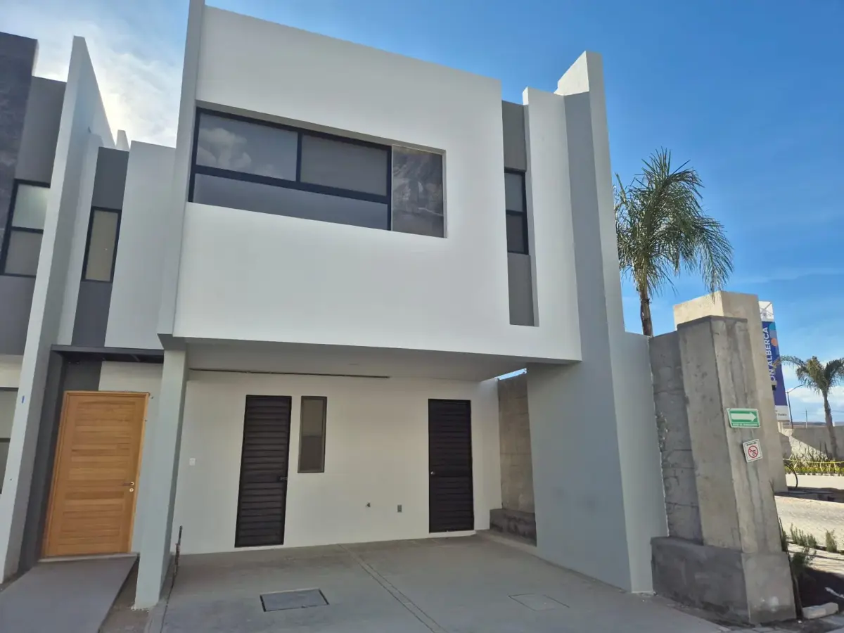 Casa en venta en Lomas de Angelópolis, Ocoyucan — foto 1 de 27