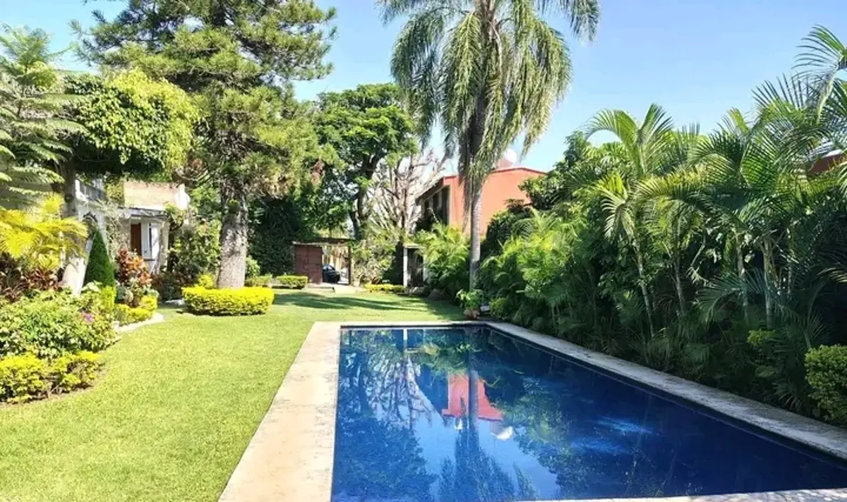 Casa en venta en Los Volcanes, Cuernavaca — foto 1 de 14
