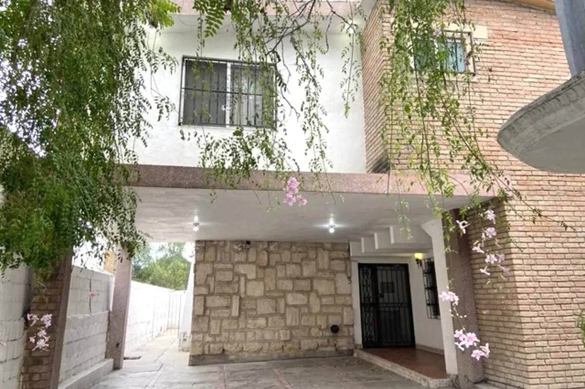 Casa en renta en Saltillo Centro, Saltillo — foto 1 de 19