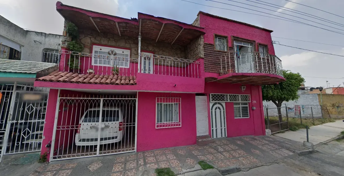 Casa en venta en Lomas de Tlaquepaque, San Pedro Tlaquepaque — foto 1 de 12