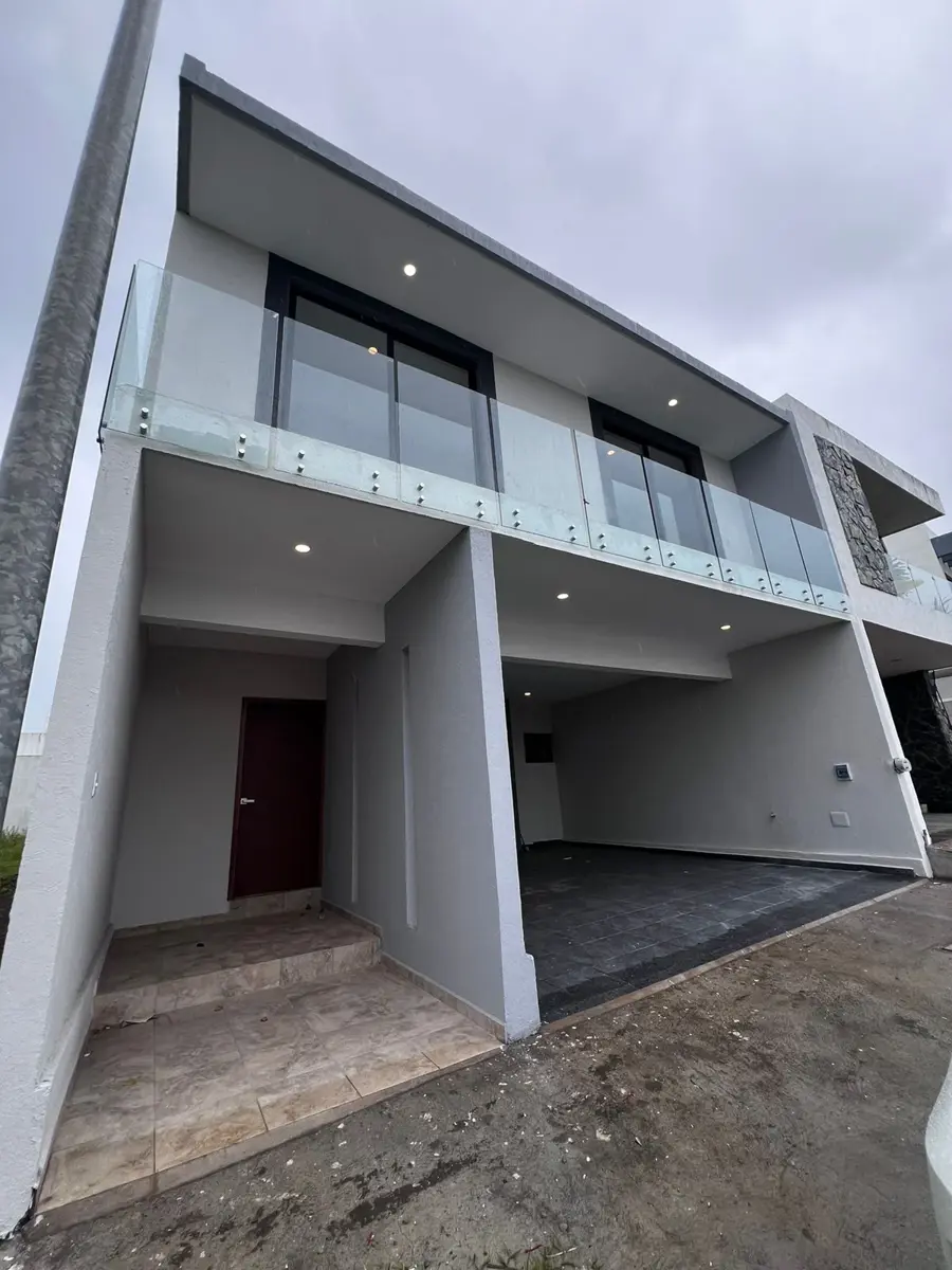 Casa en venta en Lomas de la Rioja, Alvarado — foto 1 de 28