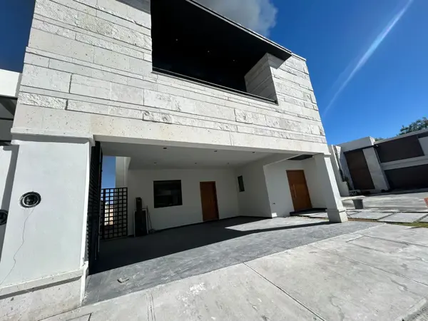 Casa en venta en La Escondida, Saltillo — foto 2 de 26