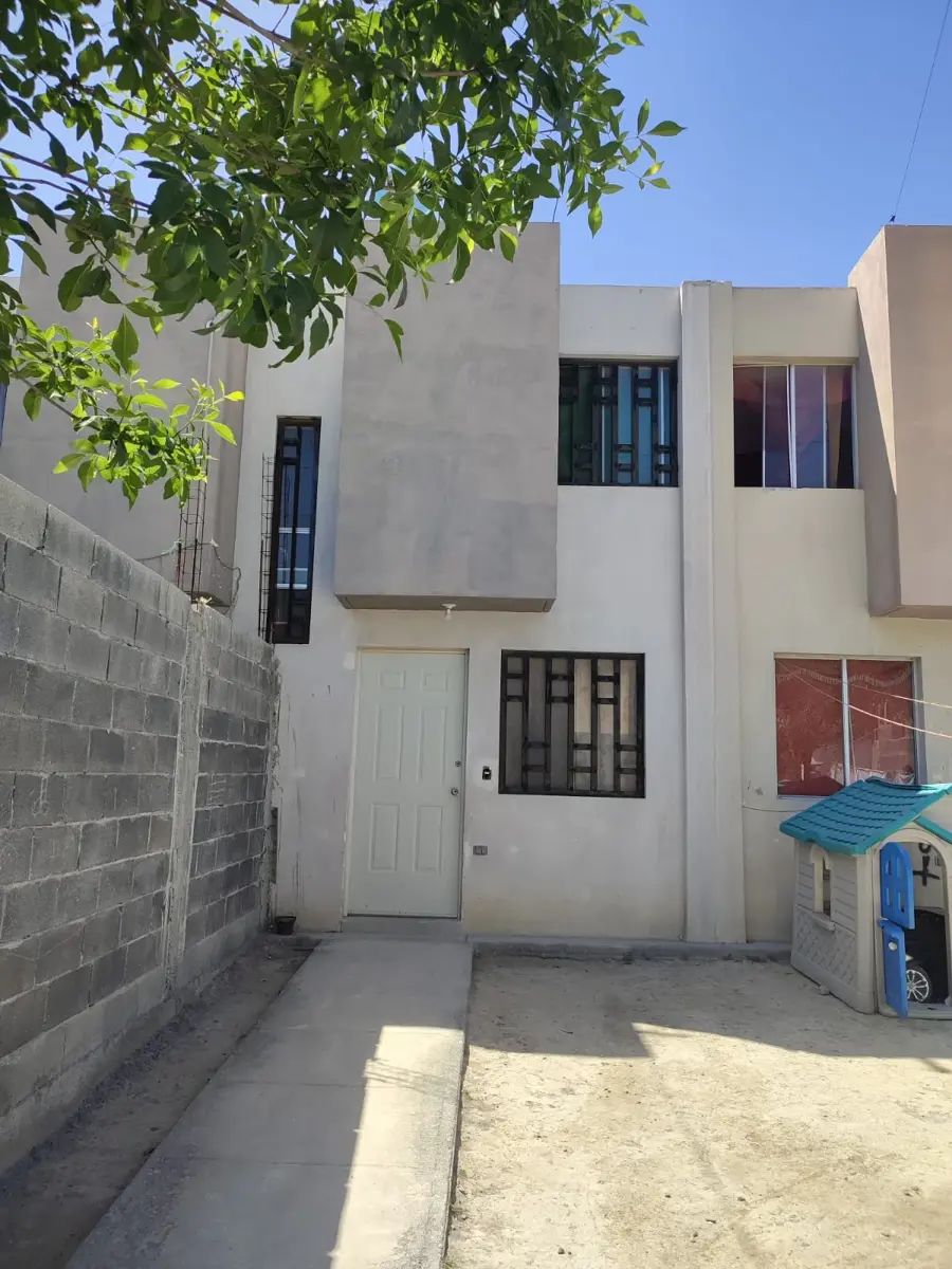 Casa en venta en Héroes de Capellanía, García — foto 1 de 10
