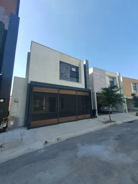 Casa en venta en Altrysa, García — foto 2 de 26
