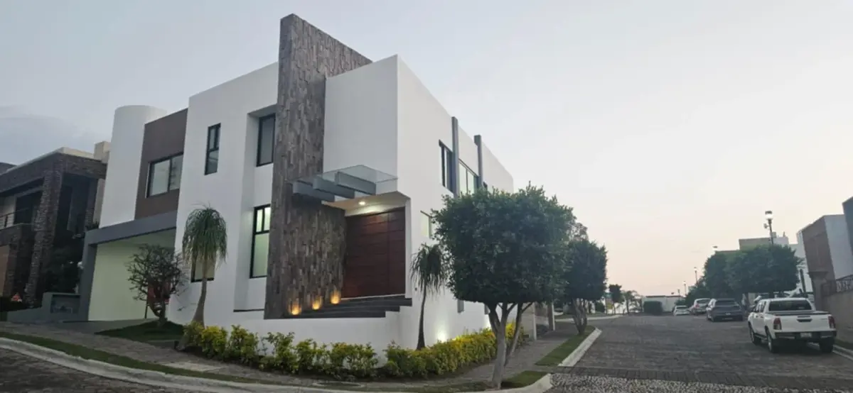 Casa en venta en Lomas de Angelópolis, San Andrés Cholula — foto 1 de 14