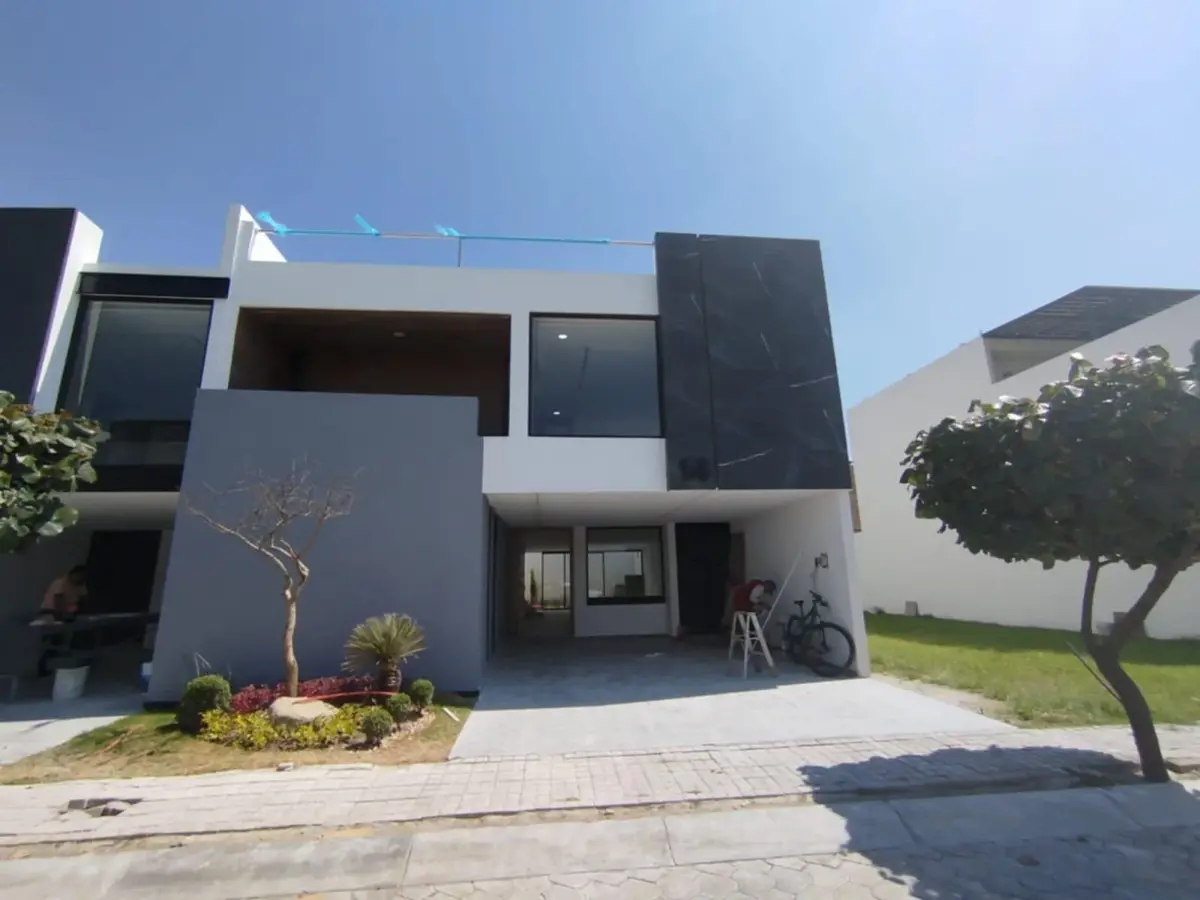 Casa en venta en Lomas de Angelópolis, San Andrés Cholula — foto 1 de 24