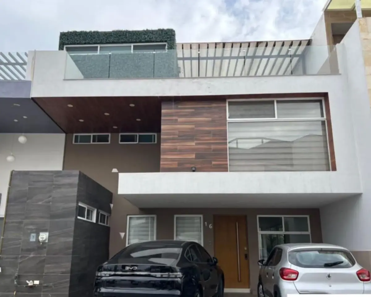 Casa en venta en Lomas de Angelópolis, San Andrés Cholula — foto 1 de 31