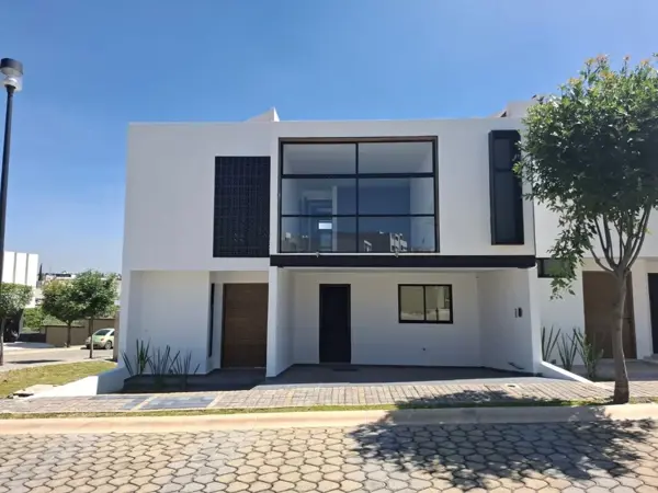 Casa en renta en Lomas de Angelópolis, San Andrés Cholula, Puebla