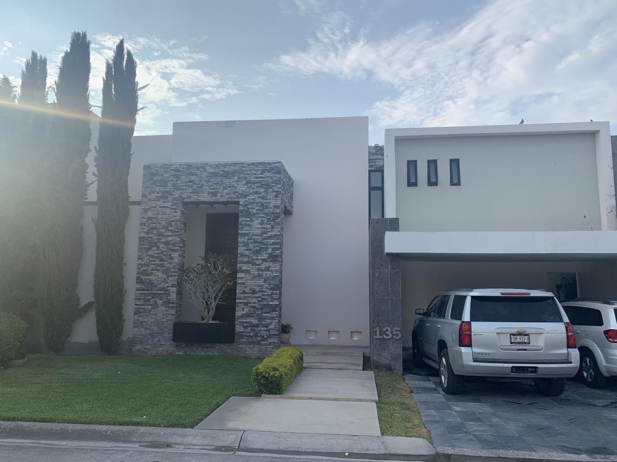 Casa en renta en Hacienda del Rosario, Torreón — foto 1 de 26