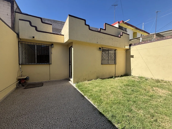 Casa en Santa Cruz Guadalupe, Puebla, Puebla