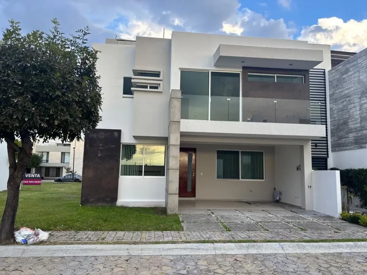 Casa en renta en Lomas de Angelópolis, San Andrés Cholula — foto 1 de 15