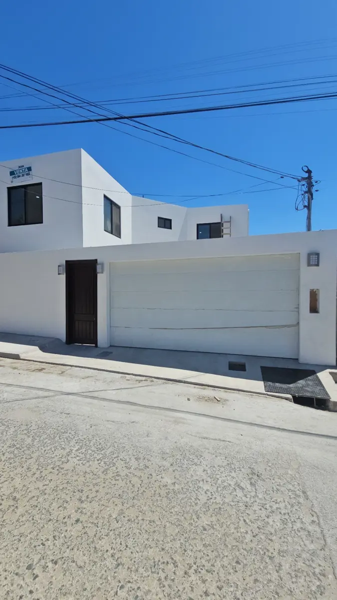 Casa en venta en Emperadores, Tijuana — foto 1 de 7