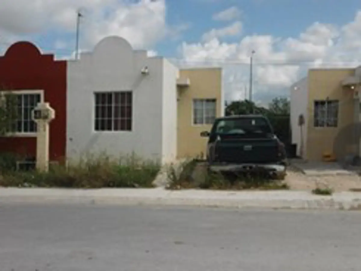 Casa en venta en Rincon de las Flores, Reynosa — foto 1 de 12