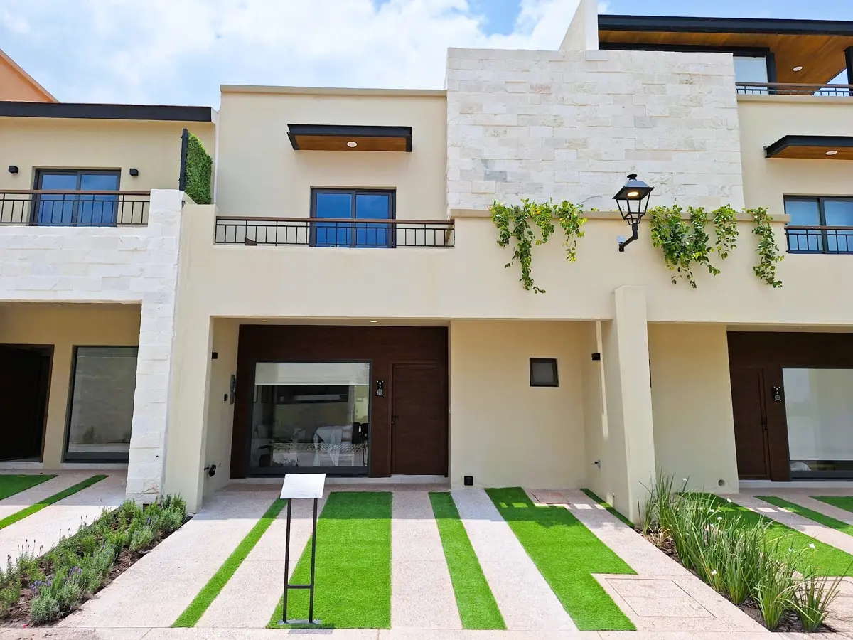 Casa en venta en Pedregal de Schoenstatt, Corregidora — foto 1 de 49
