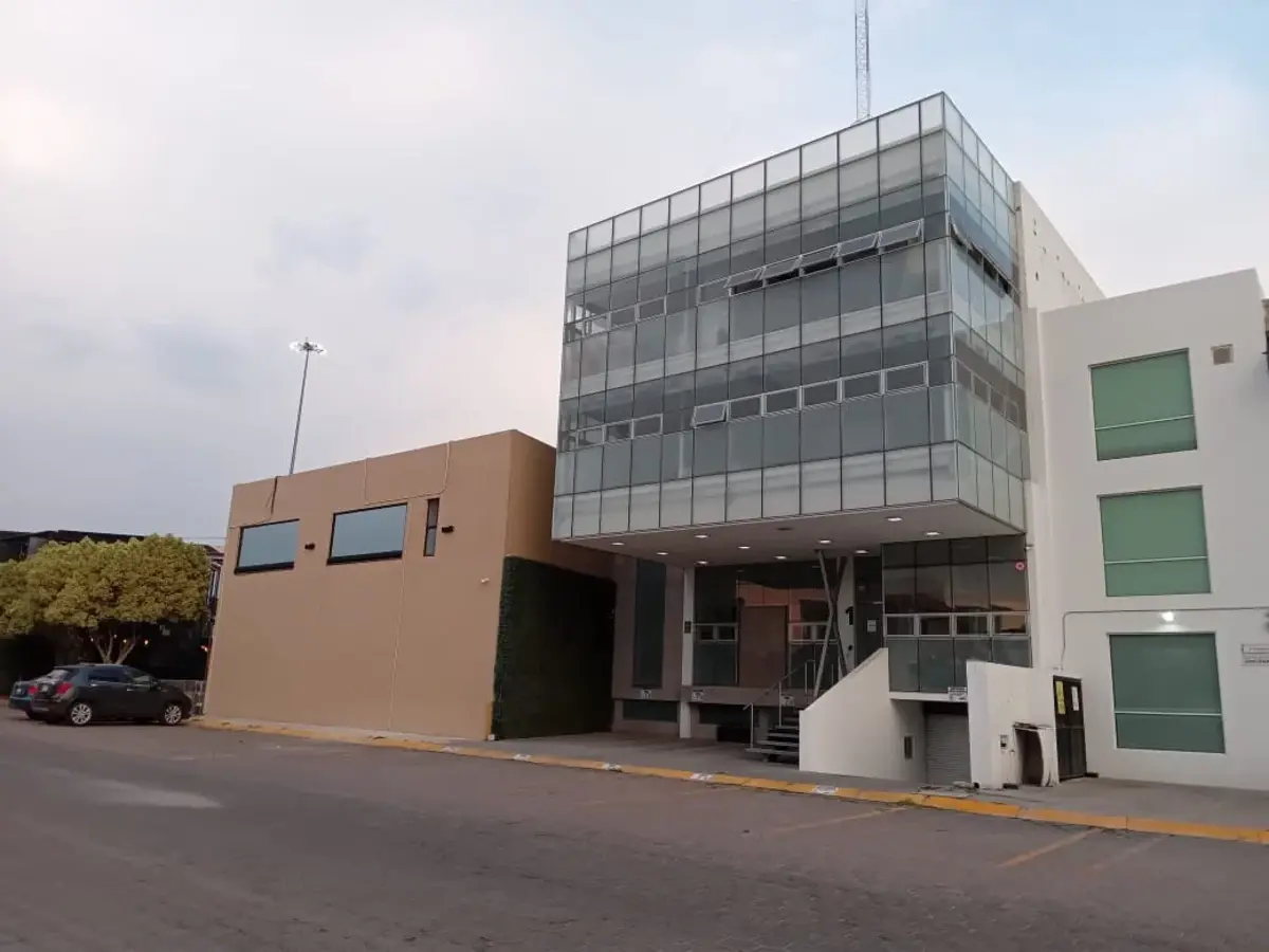 Edificio en venta en Pueblo Nuevo, Corregidora — foto 1 de 20