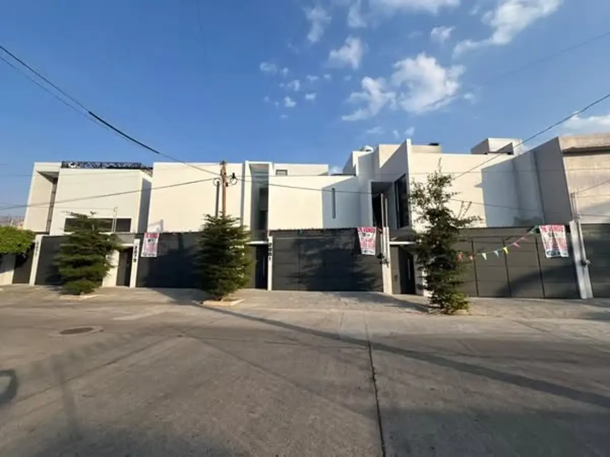 Casa en venta en Residencial Victoria, Guadalajara — foto 1 de 8