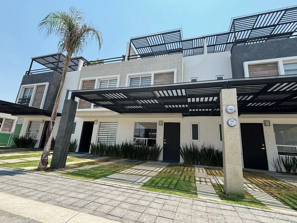 Casa en venta en Lomas de Angelópolis, San Andrés Cholula — foto 1 de 32