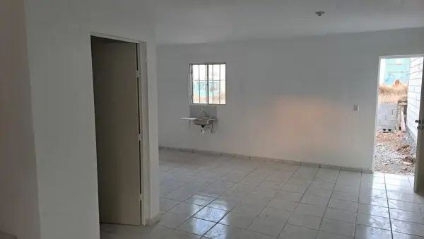 Casa en venta en Lomas de Zapaliname, Saltillo — foto 3 de 12