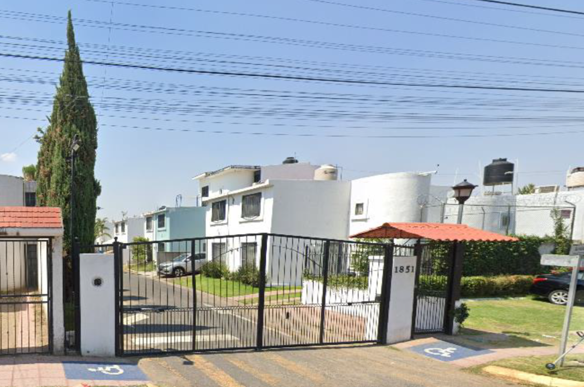 Casa en venta en Los Olivos de Tlaquepaque, San Pedro Tlaquepaque — foto 1 de 10